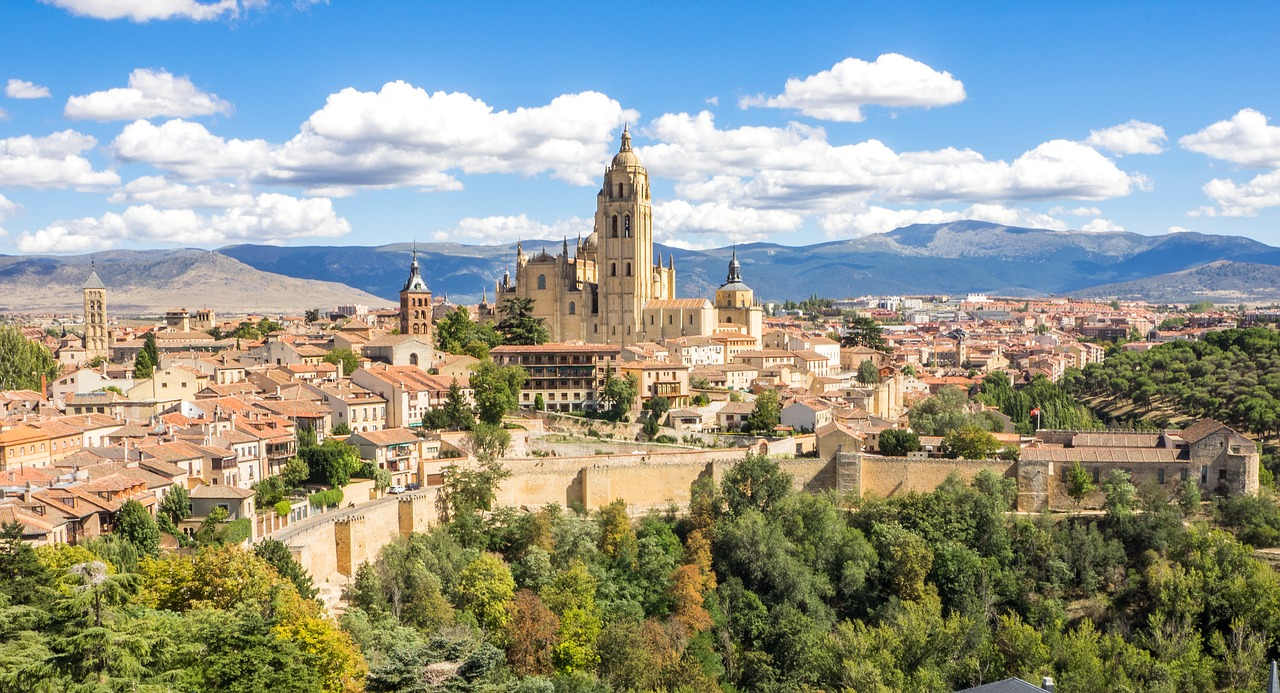 Explora Segovia desde Madrid: descubre los mejores tours